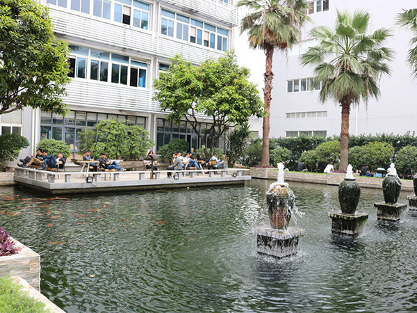 東莞潤東方環?？照{公司銷售部戶外休息區